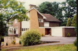 house.bmp (287054 bytes)
